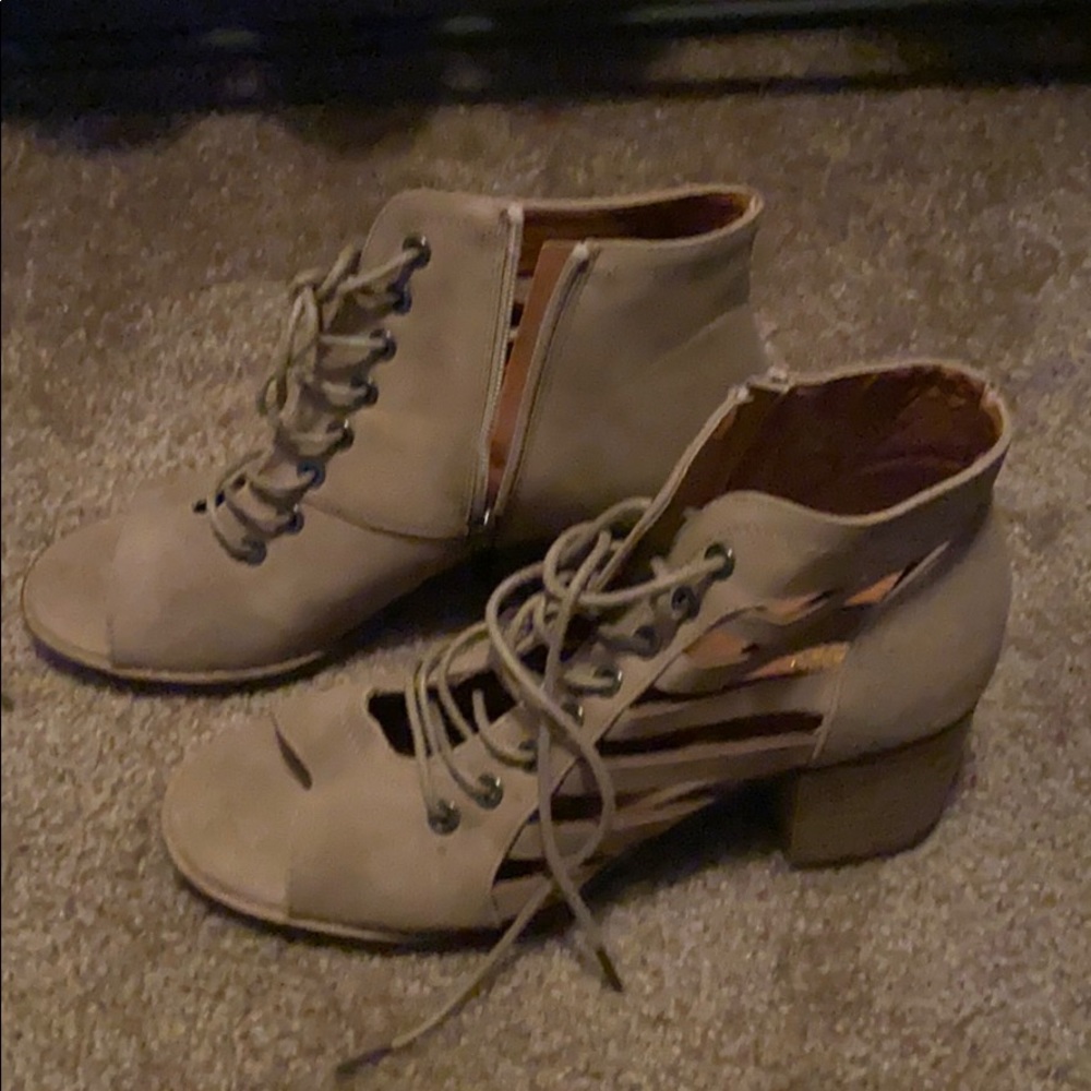 Shoes - Picture 2 of 2